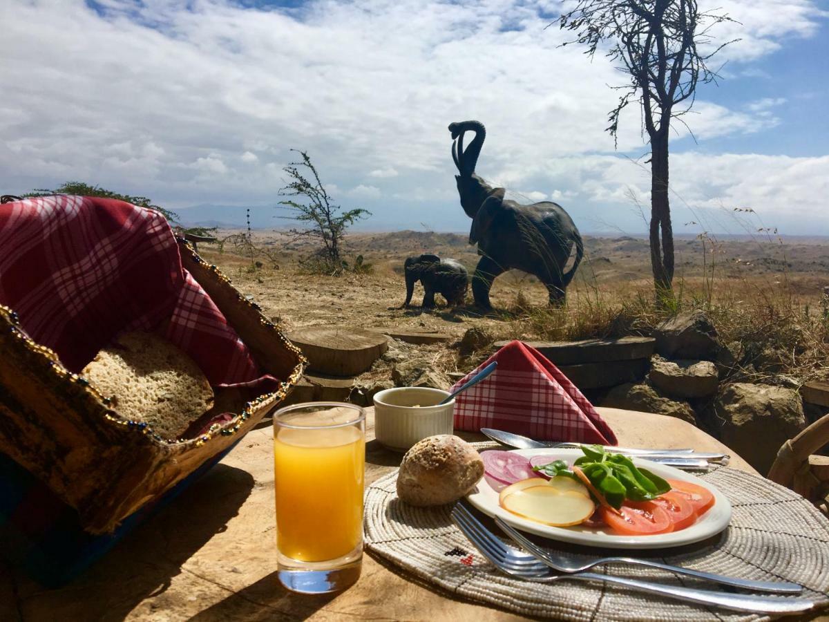 Original Maasai Lodge - Africa Amini Life Engare Nanyuki エクステリア 写真